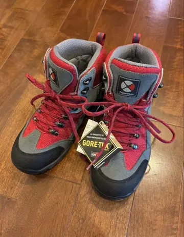 새상품 :*캐러밴 등산화 24.5cm GORE-TEX 레드/그레이