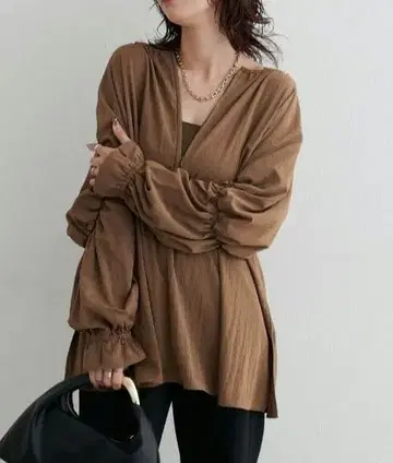 택 포함 새상품 LARUTA(랄루타) 래글런 개더 슬리브 블라우스
