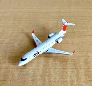 JAL CRJ200ER 아크 페인팅 1/400 J-AIR