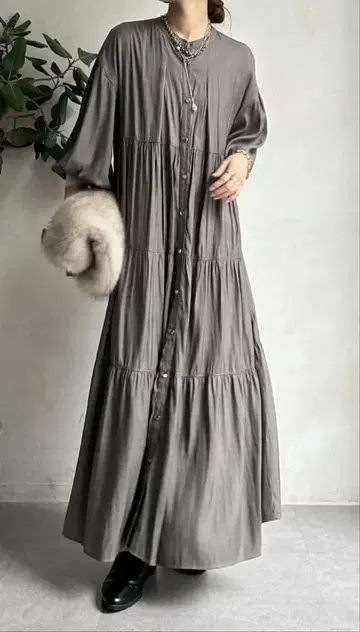 두두 DouDou 턱 티어드 원피스 모카