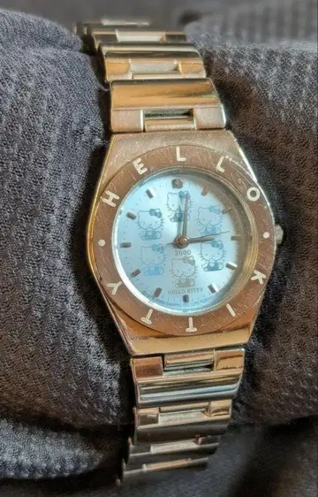 키티 2000년 기념 한정판 손목시계 레어 HALLO KITTY