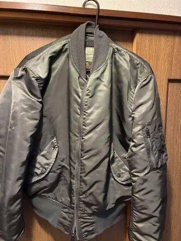 ALPHA INDUSTRIES MA-1 플라이트 자켓 올리브 그린