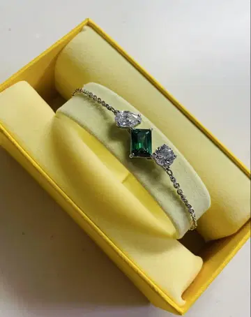 거의 새상품 스와로브스키 Swarovski Mesmera 팔찌 그린