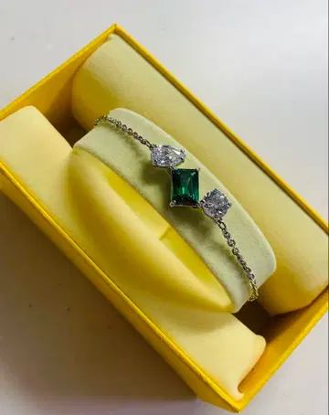 거의 새상품 스와로브스키 Swarovski Mesmera 팔찌 그린