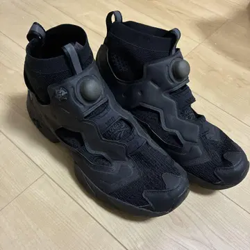 보아 시스템 탑재 블랙 하이컷 스니커즈