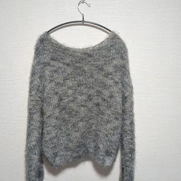 그레이 계열 멀티 컬러 긴팔 샤기 니트 짧은 기장 털 길이 긴 뤼미에