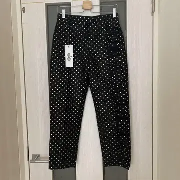 새상품 파 럭스 도트 프릴 팬츠 블랙 금