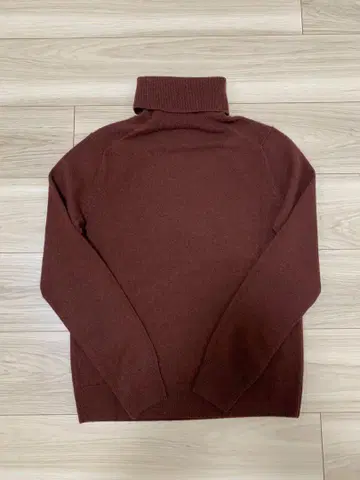 UNIQLO 100% 캐시미어 터틀넥 스웨터 브라운 택 포함