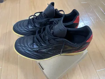 Mizuno 풋살화 블랙/레드