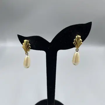 240 Monet 골드 쉘 디자인 귀걸이
