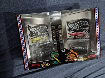 Hot Wheels Hall of Fame 스네이크 vs 망구스