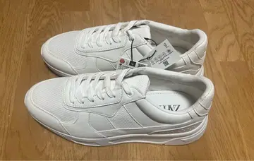 새상품 ZARA 스니커즈 화이트