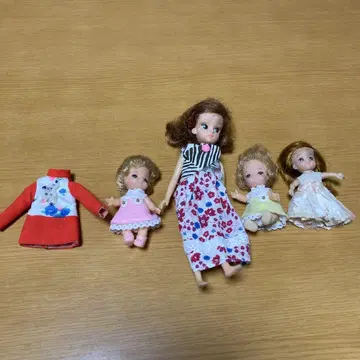 리카짱 인형 세트와 작은 인형