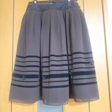 새상품급 TOBECHIC 브라운 리본 포함 개더 스커트
