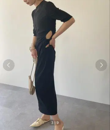 HANNE 하프 슬리브 사이드 홀 원피스 블랙