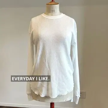 EVERYDAY I LIKE. 화이트 리브 긴팔 티셔츠 비침