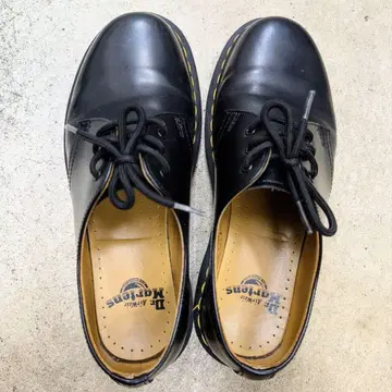 주말 가격 인하 Dr. Martens 블랙 사이즈 USM7