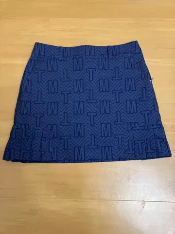 가격 인하했습니다! TaylorMade 네이비 플리츠 스커트 S