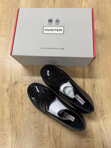 HUNTER 블랙 레인 로퍼
