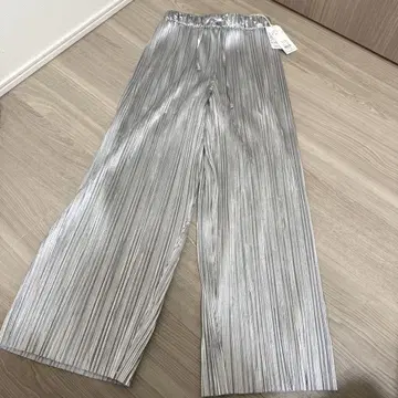 GYDA 제이다 foil 플리츠 와이드 팬츠