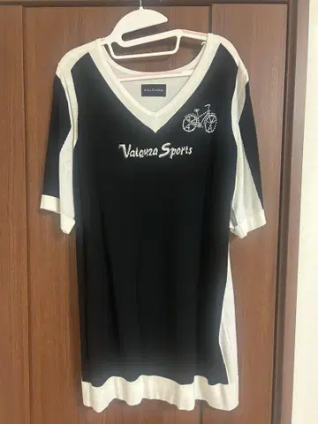 Valenza Sports V넥 T셔츠 반팔 블랙 화이트