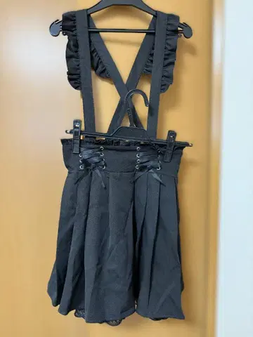 DEARMYLOVE 디어마이러브 서스펜더 포함 블랙 프릴 스커트 L
