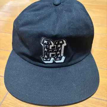 HUF 별 패턴 자수 캡 블랙