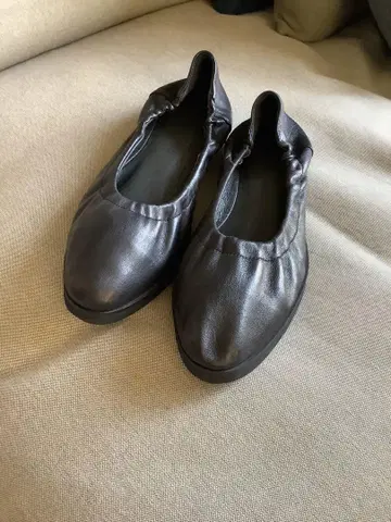 플랜테이션 플랫슈즈