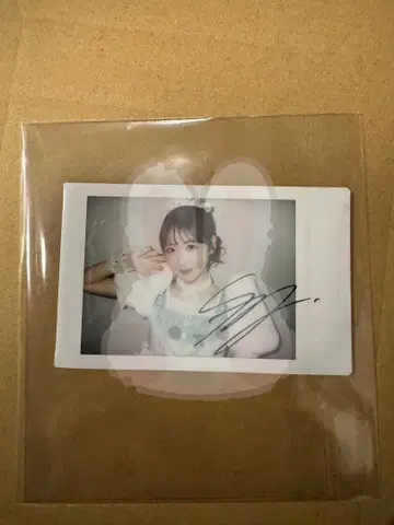 사쿠라이 유이 친필 사인 폴라로이드