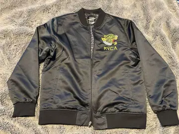 RVCA 루카 MATT LEINES 콜라보 자켓 스카잔