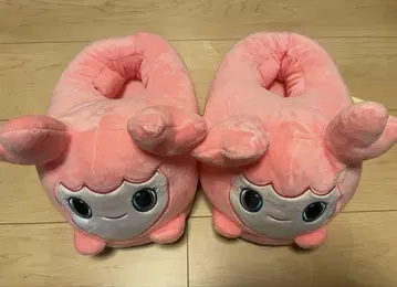 TWICE LOVELYS GiGO 한정판 봉제 인형 슬리퍼 모모