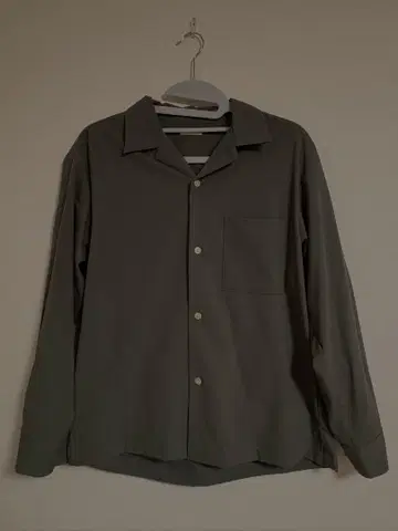 UNITED ARROWS 카키색 포켓 부착 긴팔 셔츠