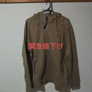 CP COMPANY 고글 부착 브라운 후드티