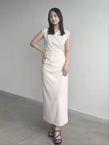 카슈쿨 컷 원피스 택 포함 미사용 새상품