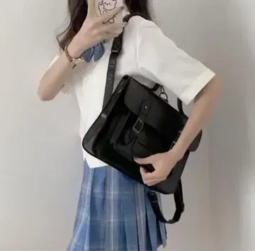 블랙 숄더백 중형 플랩 포함