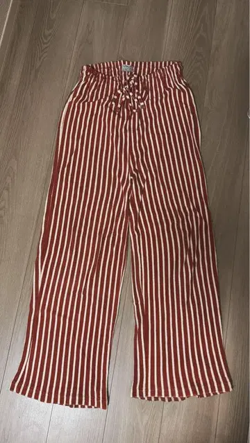 house on the hill parent pants