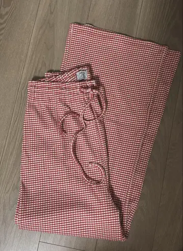 house on the hill parent pants
