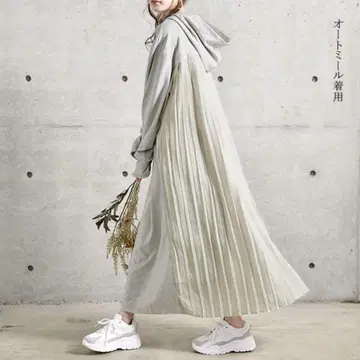 HUG.U 백 플리츠 원피스 오트밀