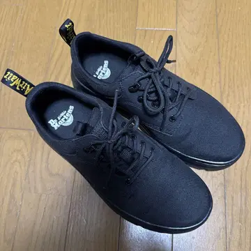 Dr. Martens Reeder 블랙 스니커즈