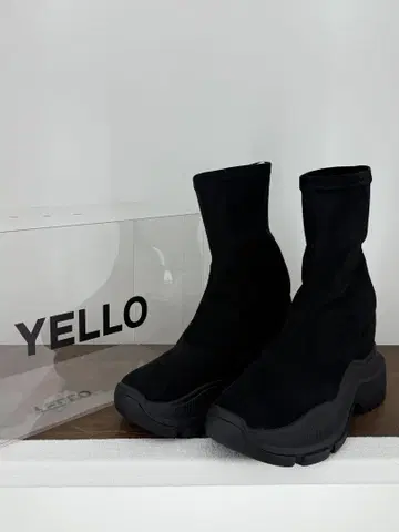 거의 미사용 YELLO 블랙 스웨이드 숏부츠