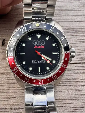 Audi PRO-MASTER 시계
