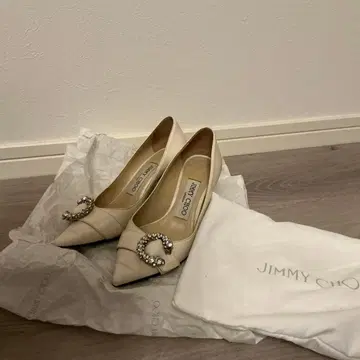 지미추 화이트 스틸레토 펌프스