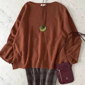 새상품급*데밀리 캐시미어 100% 니트 브라운 계열 긴팔 보트넥 스웨터