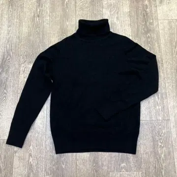 UNIQLO 블랙 터틀넥 니트 M