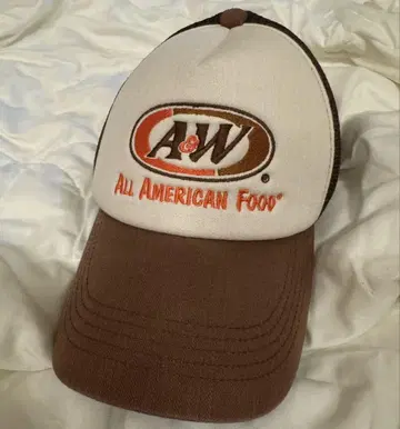 A&W 로고 캡 브라운