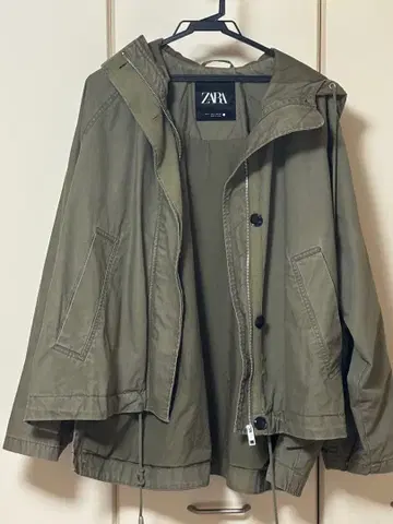 ZARA 후드 부착 마운틴 후드티 L 사이즈