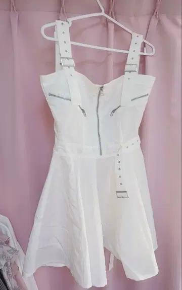 다리치 darich 화이트 슬리브리스 미니 원피스