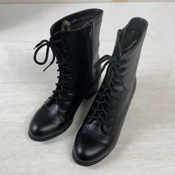 블랙 레이스업 가죽 부츠 24.5