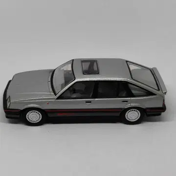 1/43 상자 없음 복스홀 카발리에 Mk2 14