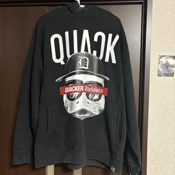 QUACKER Unlimited 블랙 후드티